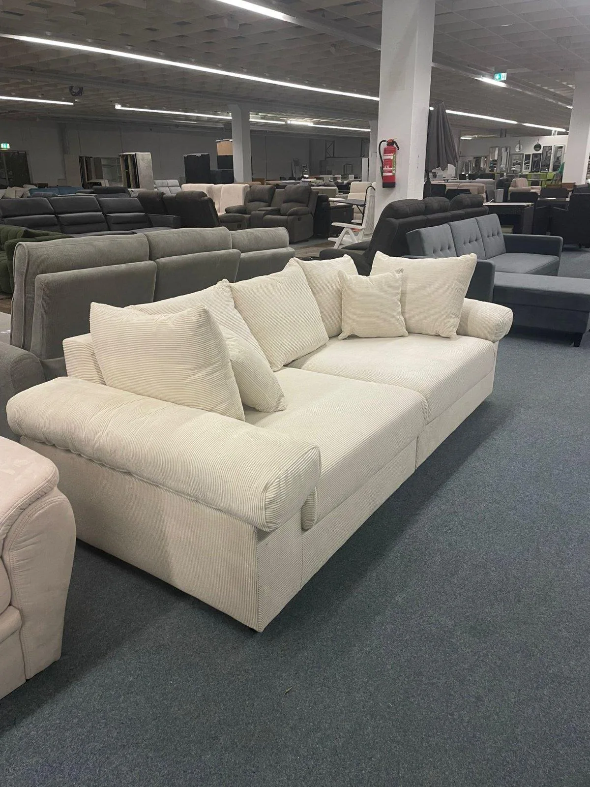 Beige Big Sofa mit Kissen & abnehmbaren Armlehnen - Bild 2