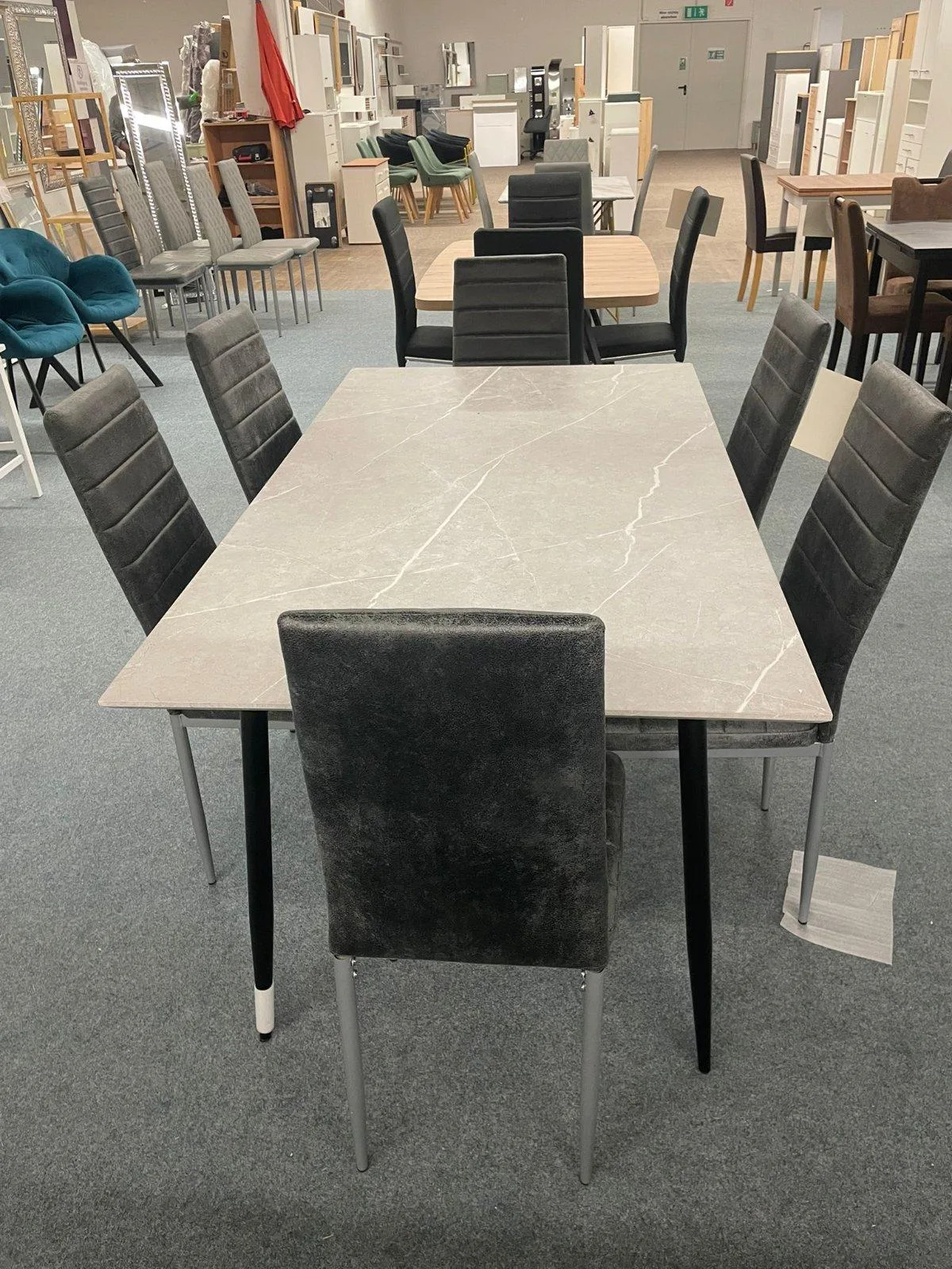 Eleganter Esstisch mit 6 Stühlen in Grau - Bild 2