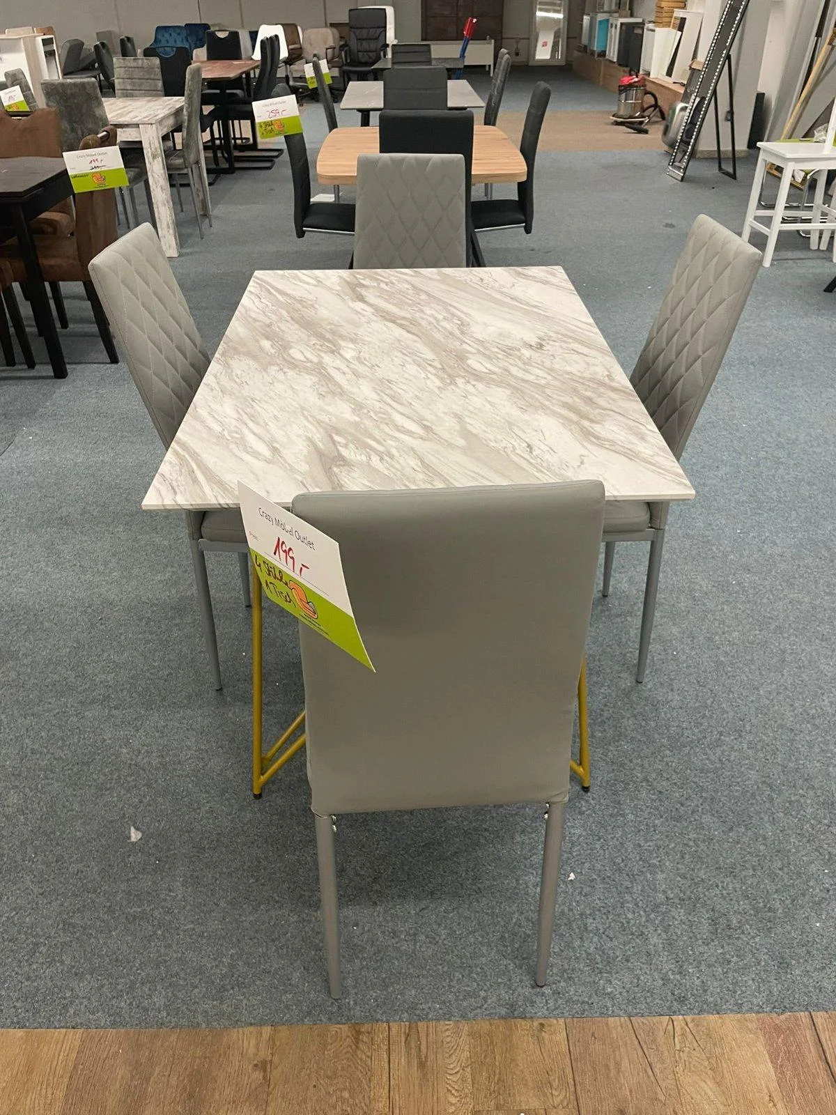 Eleganter Esstisch mit 4 Stühlen - Bild 2