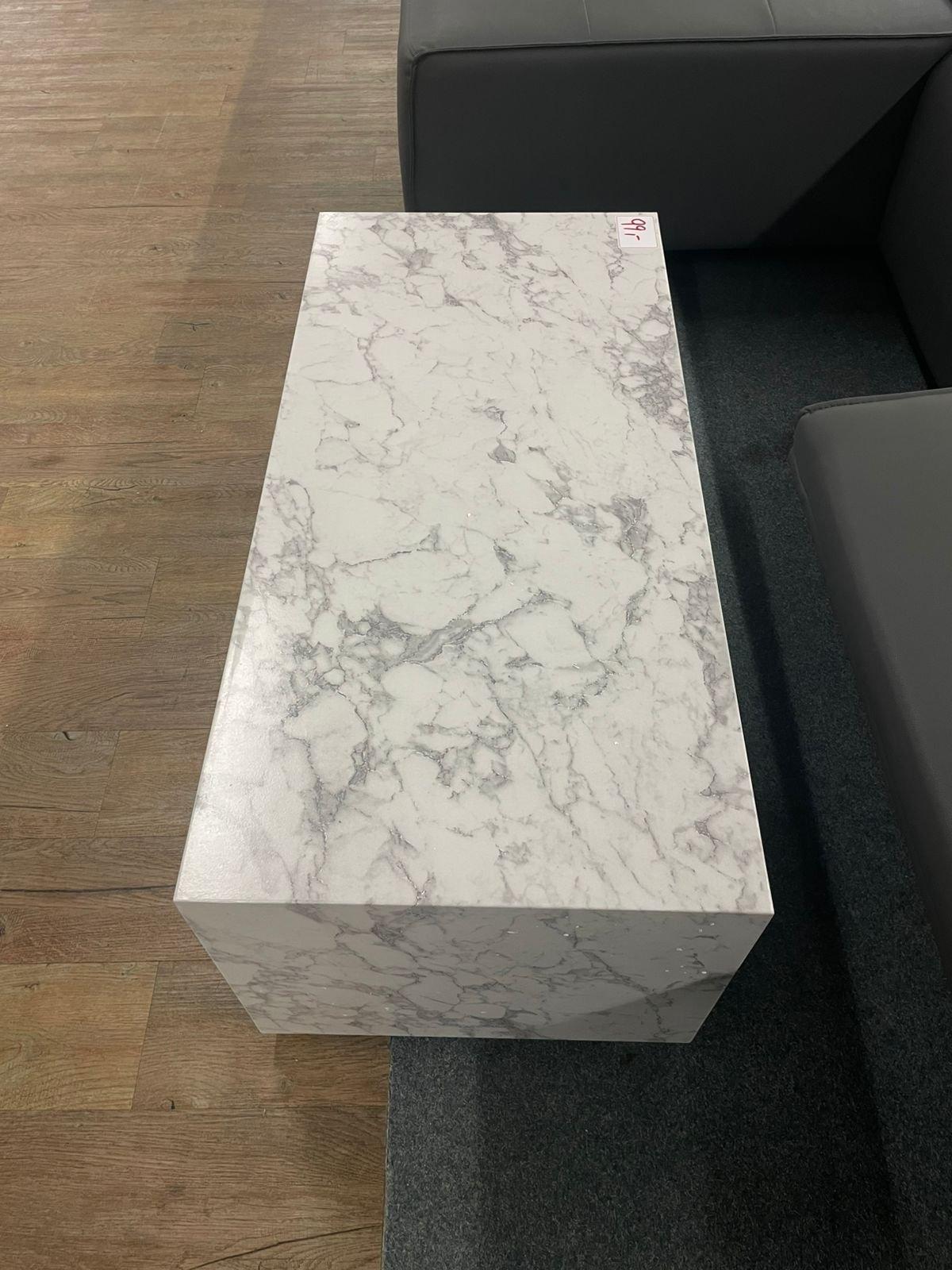 Eleganter Couchtisch in Marmoroptik - Bild 2