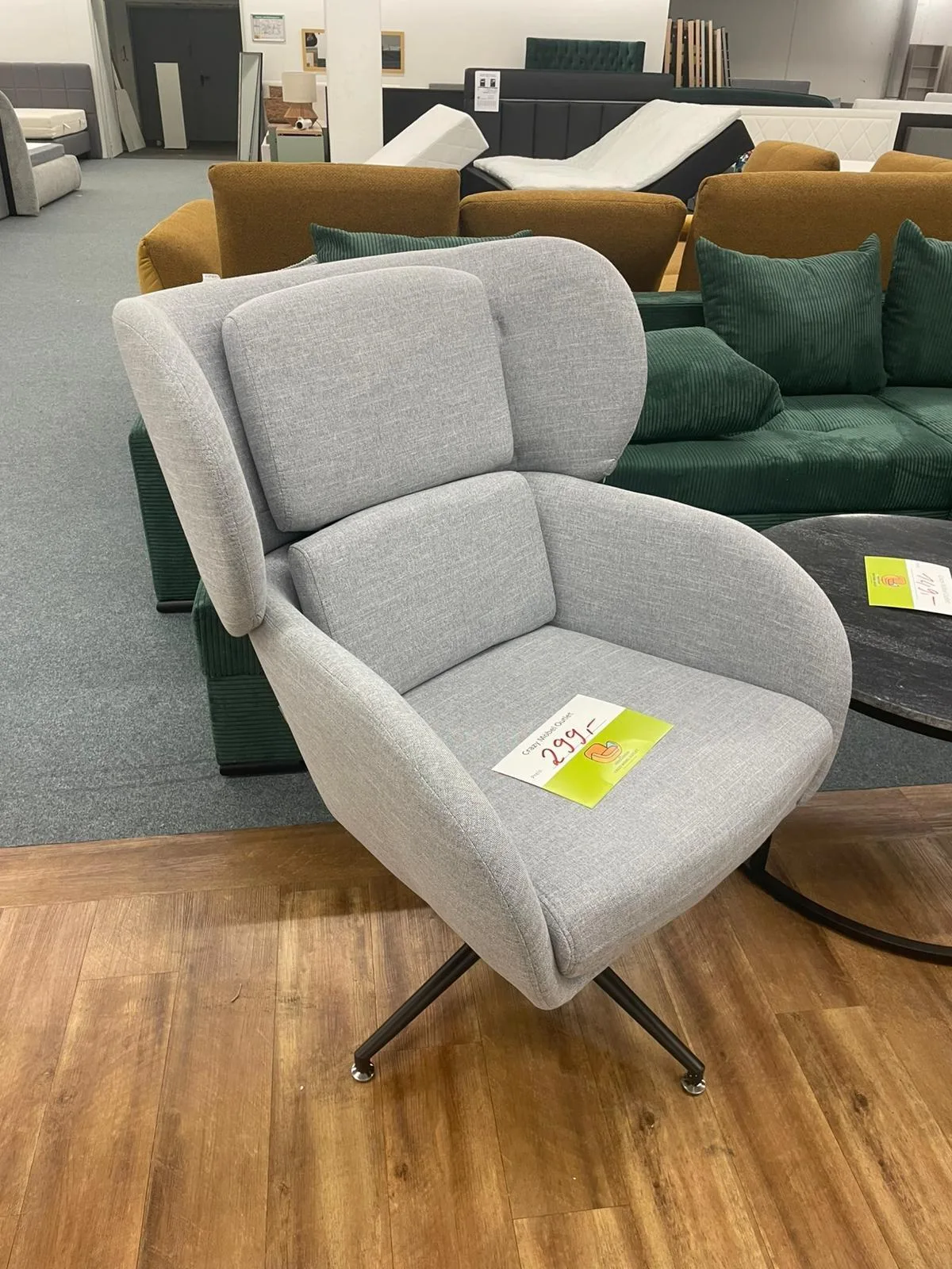 Eleganter Dreh-Ohrensessel in Grau - Bild 2