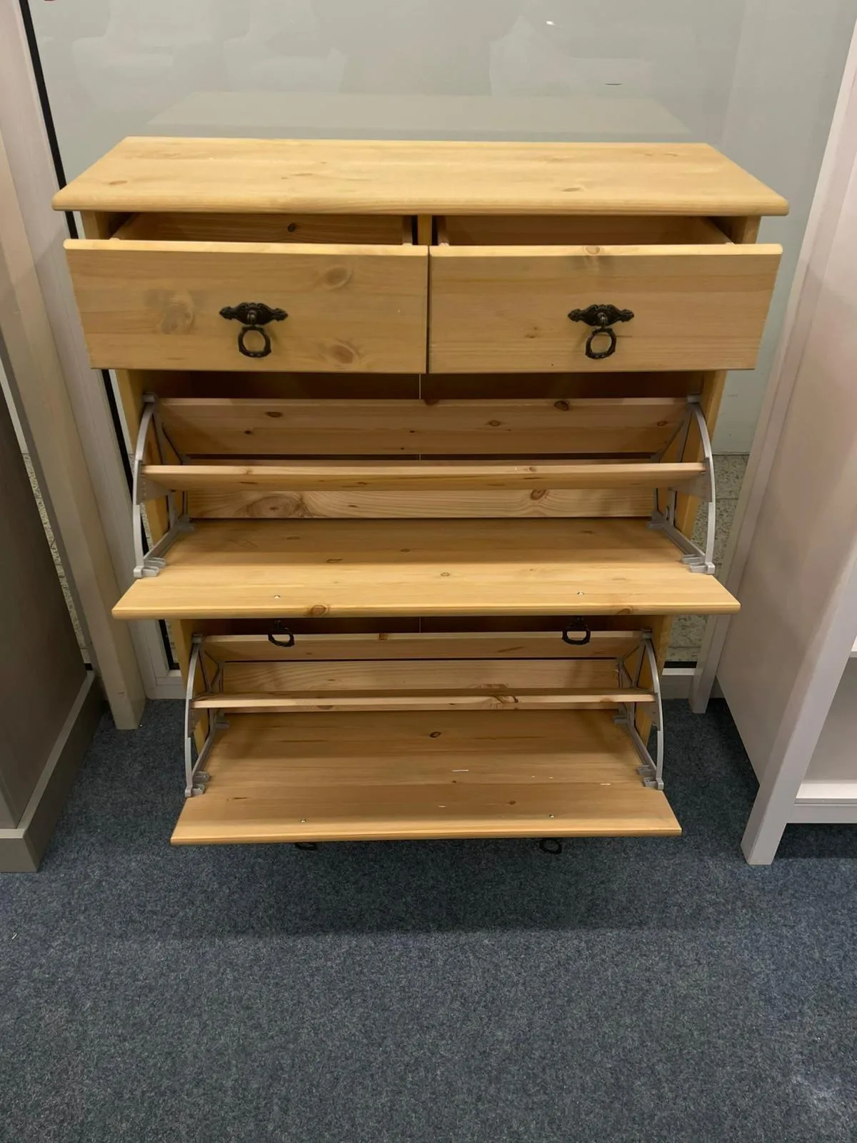 Elegante Schuhkommode aus Kiefernholz - Bild 2