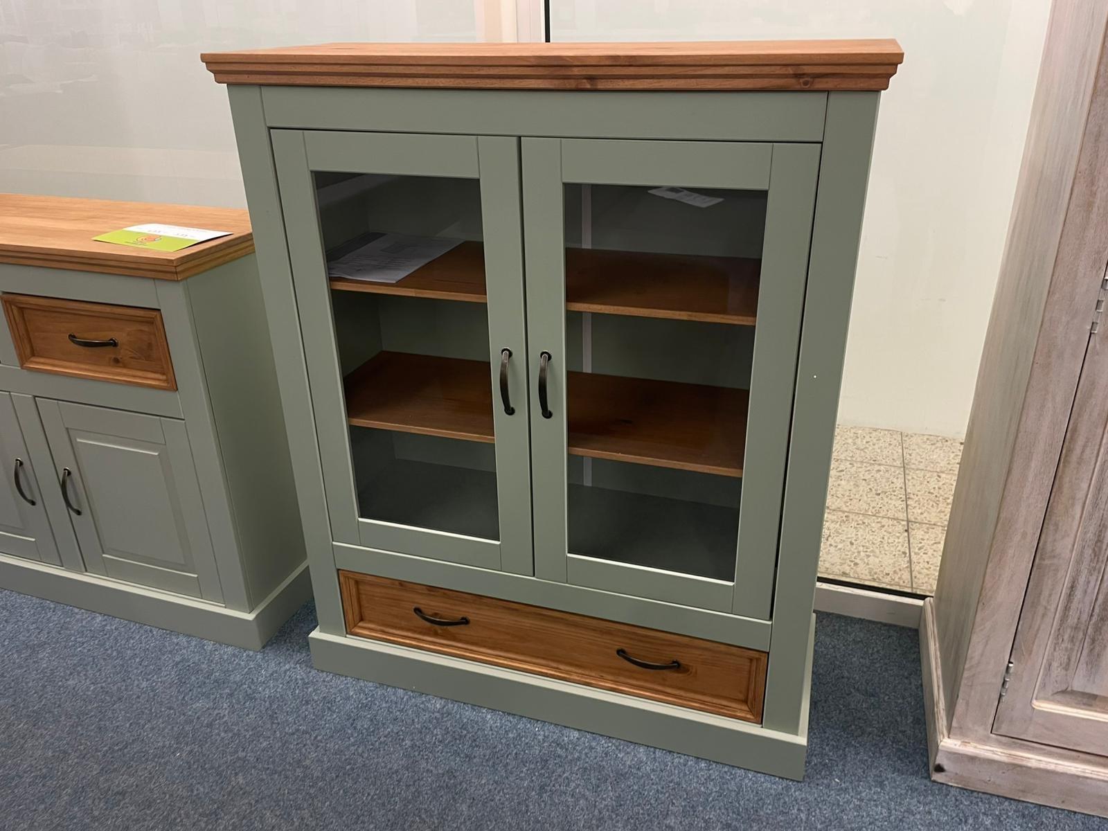 Elegante Vitrine aus Kiefer - Grün