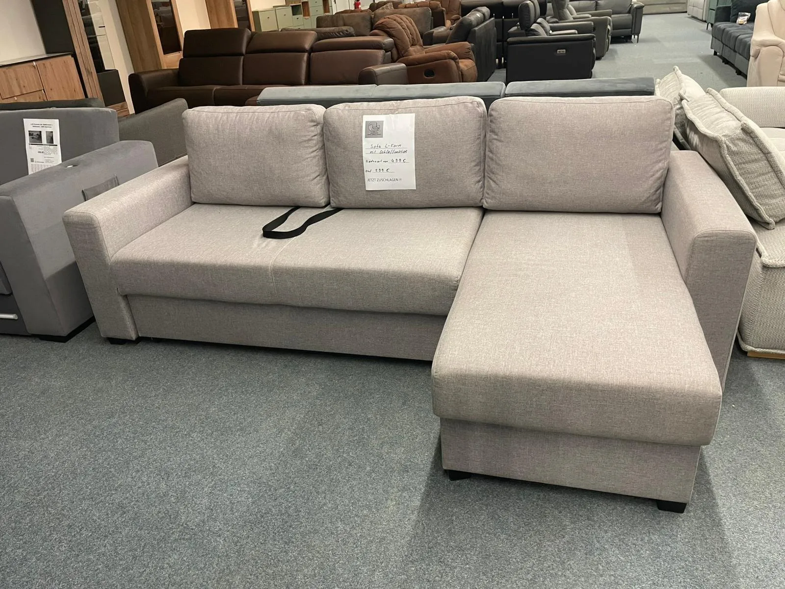 Grau Ecksofa mit Schlaffunktion & Bettkasten