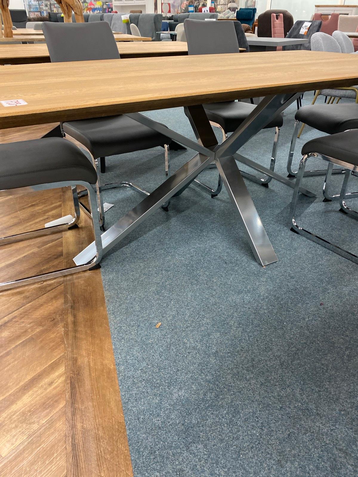 Massiver Esstisch 200x100 cm mit Spider-Gestell - Bild 2