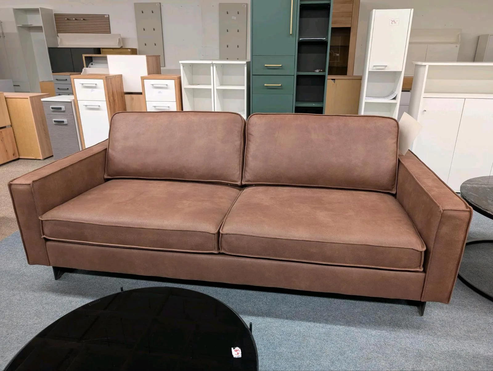 Elegantes 2,5-Sitzer Sofa in Braun