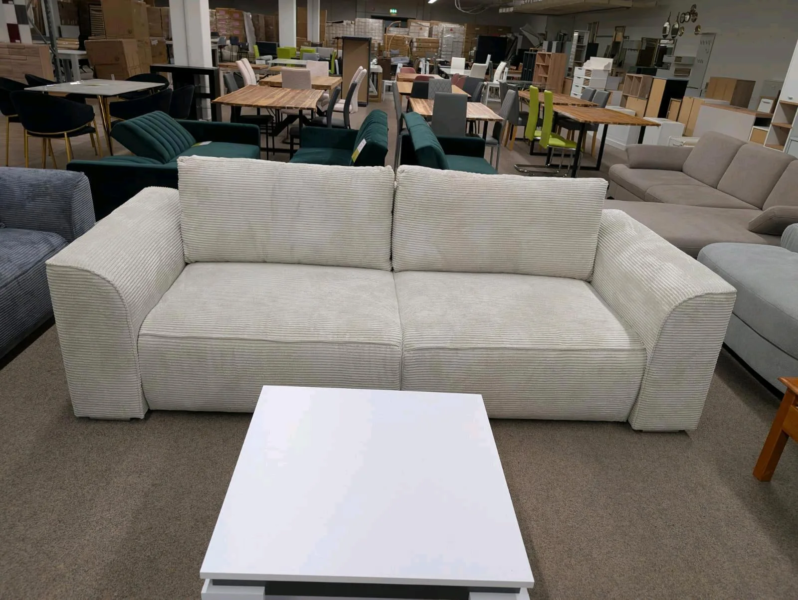 Elegantes Cord-Sofa in Creme Beige