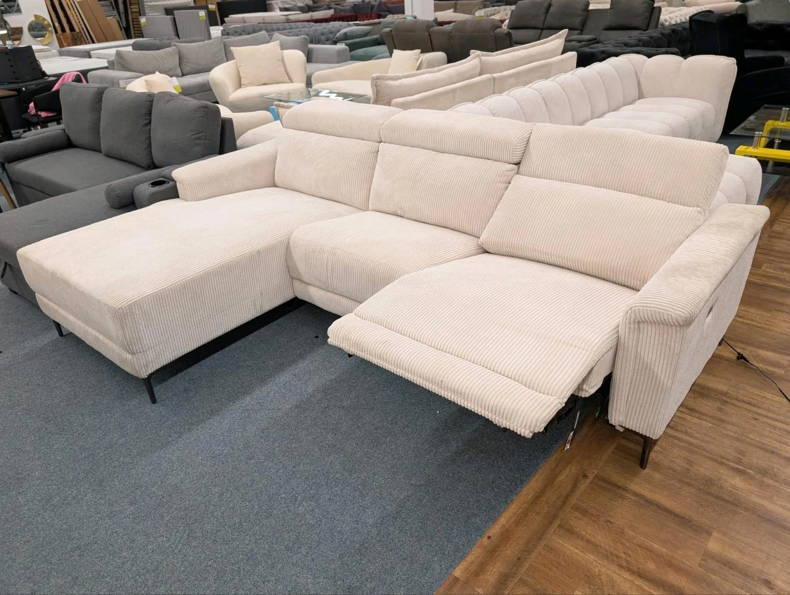 Ecksofa L-Form Cord Beige mit Relaxfunktion - Bild 2