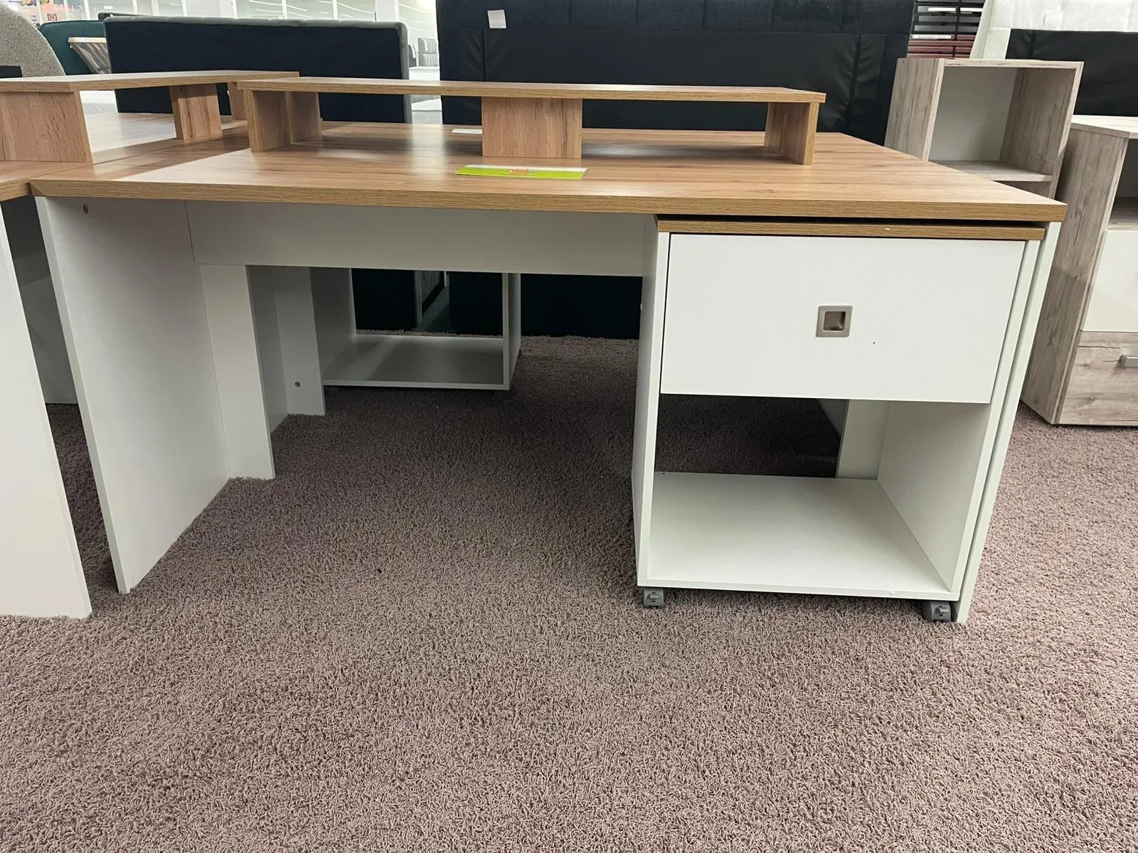 Moderner Schreibtisch mit Rollcontainer und Monitorständer - Bild 2