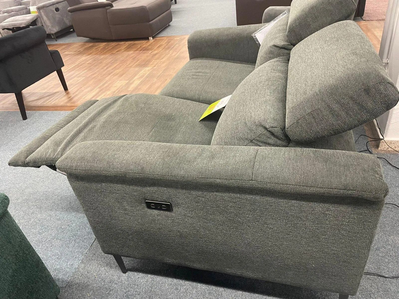 Grau 2-Sitzer Sofa mit Relaxfunktion - Bild 3