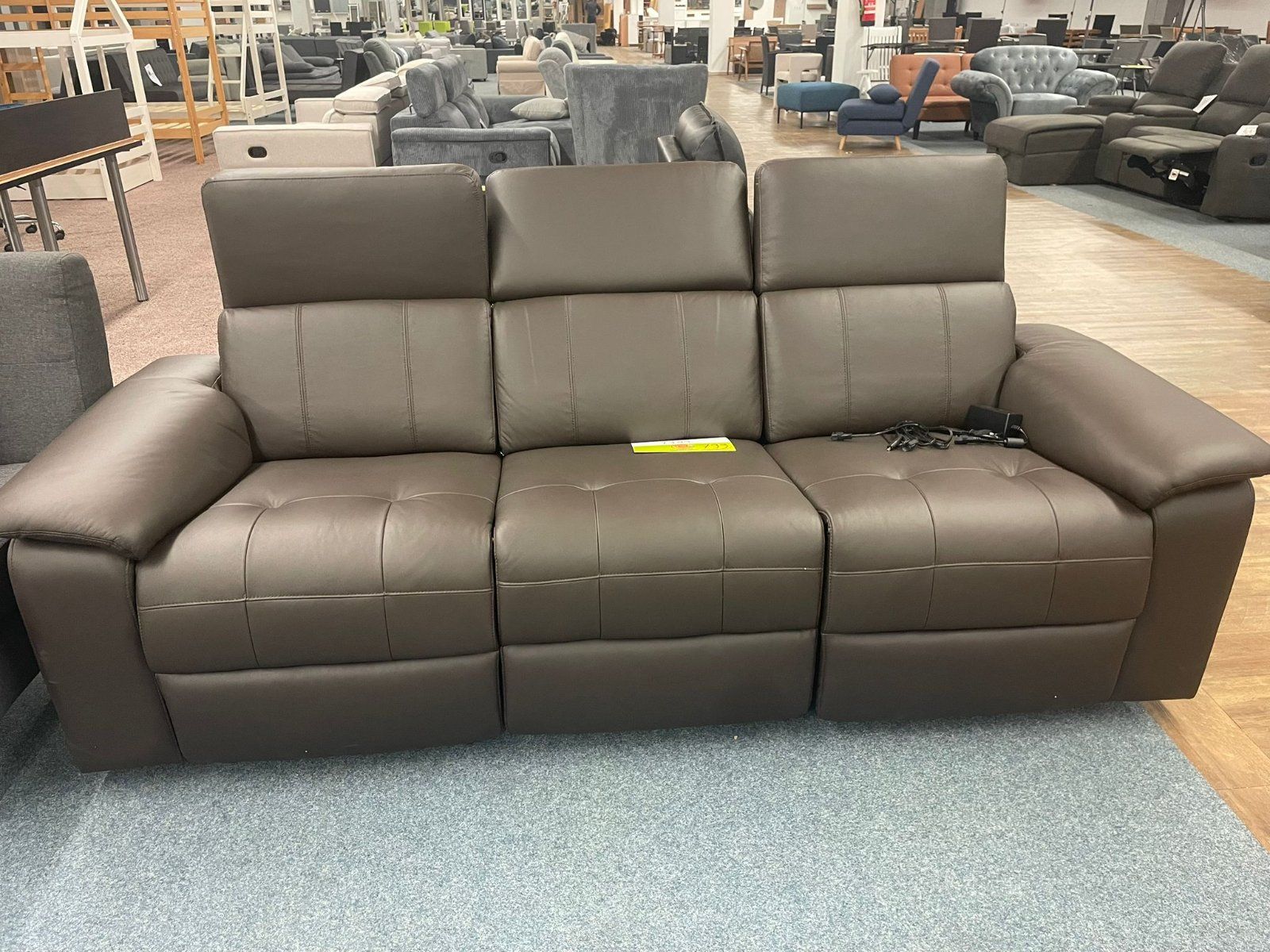 Dunkelbraunes Relax-Sofa aus Naturleder