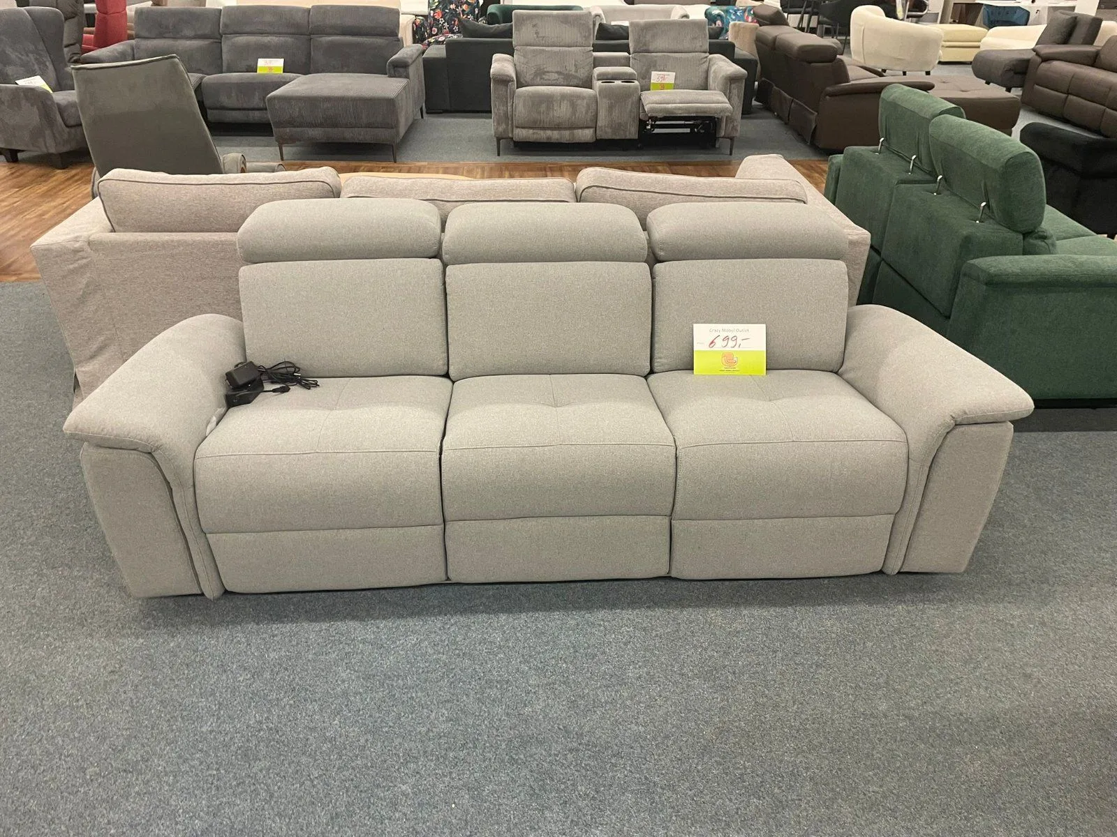 Elegantes 3-Sitzer Sofa mit Relaxfunktion