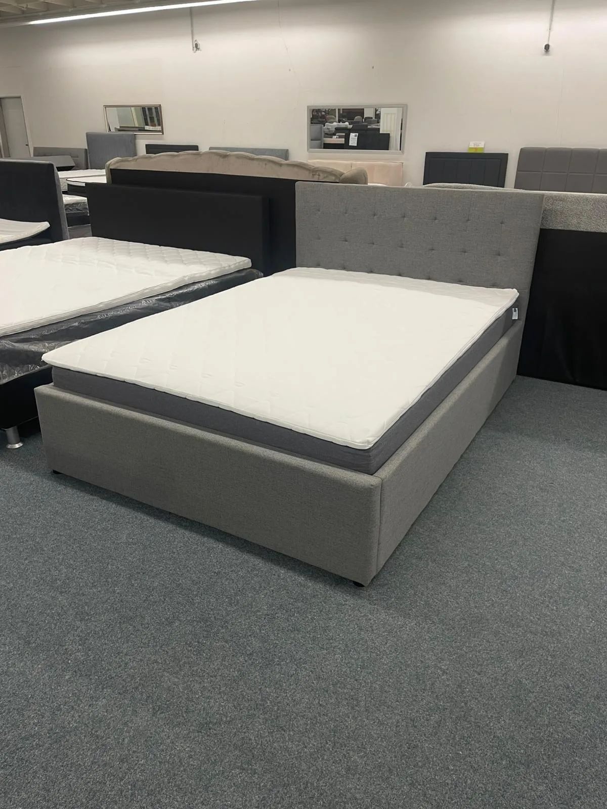 Polsterbett 140x200 cm mit Matratze & Lattenrost - Bild 2