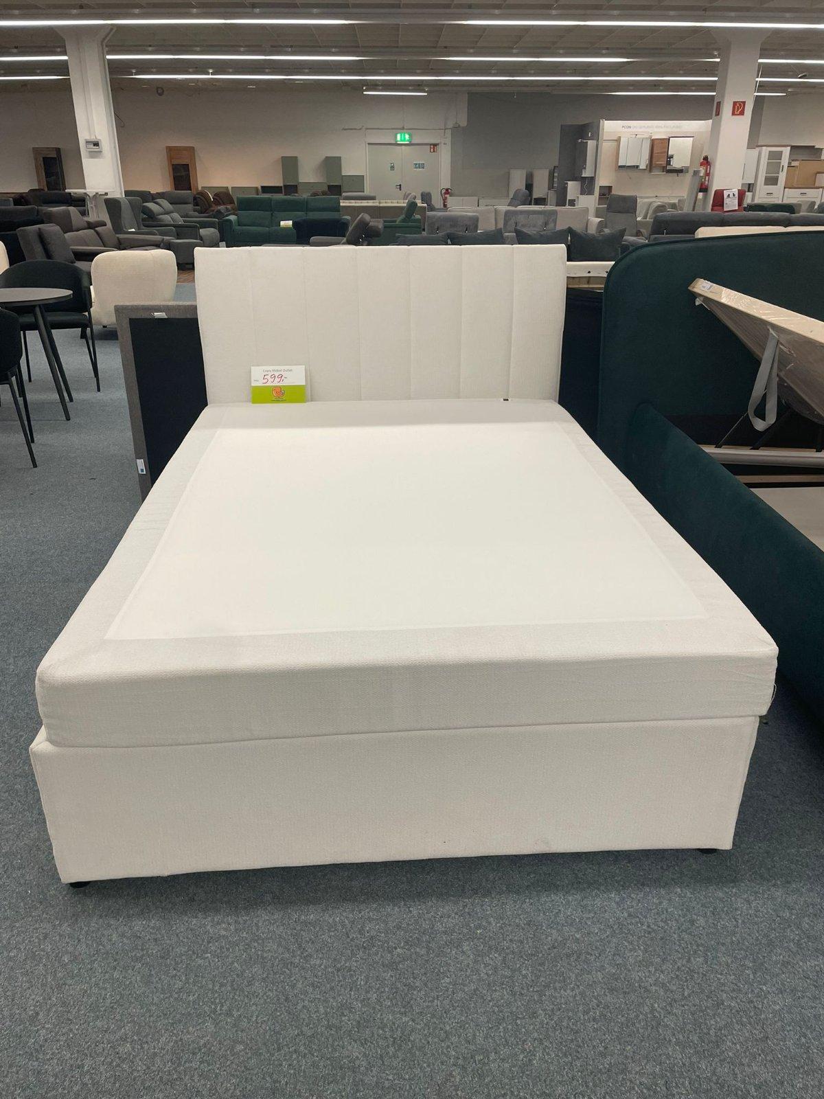 Elegantes Bett 140x200 cm mit Matratze - Bild 2