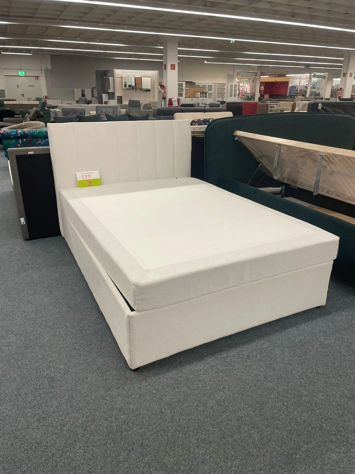 Elegantes Bett 140x200 cm mit Matratze - Bild 3