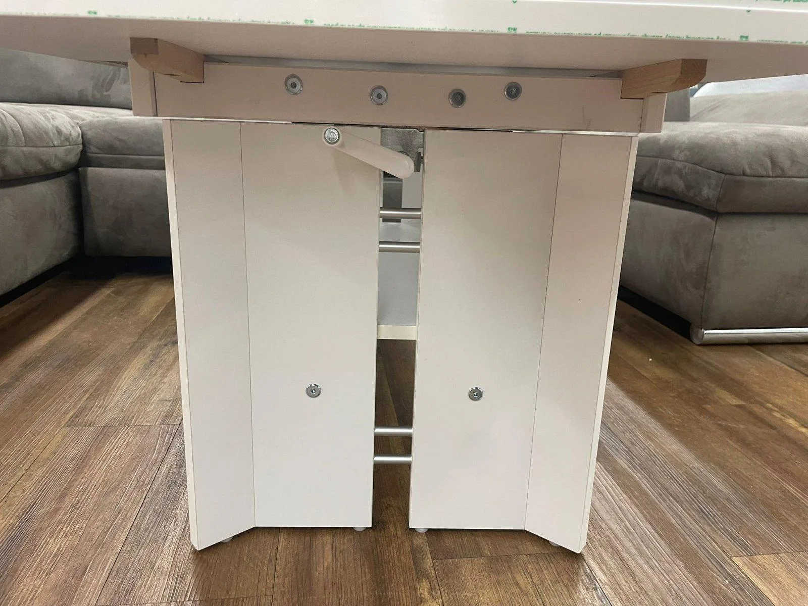 Höhenverstellbarer Auszieh-Couchtisch in Weiß - Bild 2