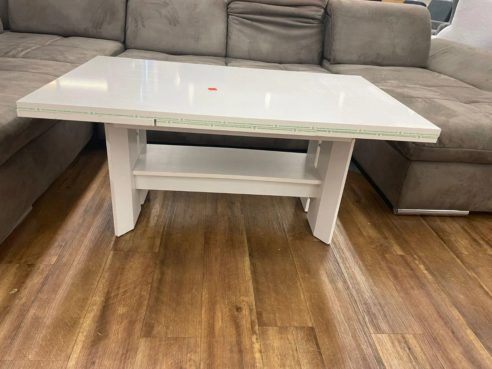 Höhenverstellbarer Auszieh-Couchtisch in Weiß - Bild 3